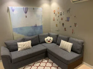 كنب حرف L لون رمادي