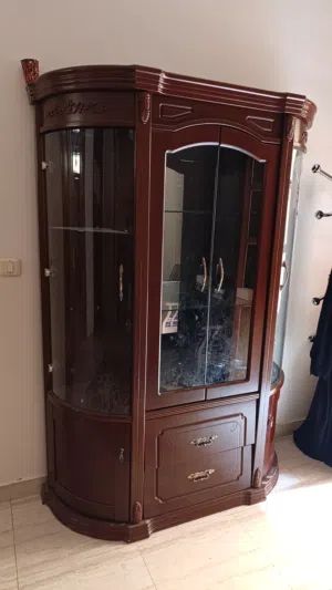 بوفيه خشبي مميز