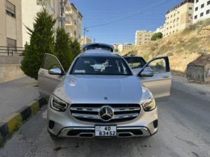Mercedes-Benz GLC300 for sale excellent condition مرسيدس GLC 300 للبيع بحالة ممتازة جدا
