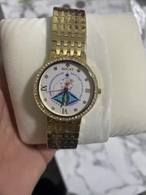 ساعة نادرة مطبوع عليها اسم نادي ظباط القوات المسلحة ابوظبي