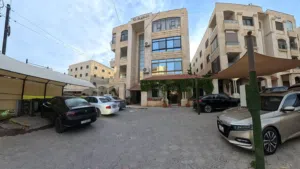 201 m2 5 Bedrooms Apartments for Sale in Irbid Al Rahebat Al Wardiah