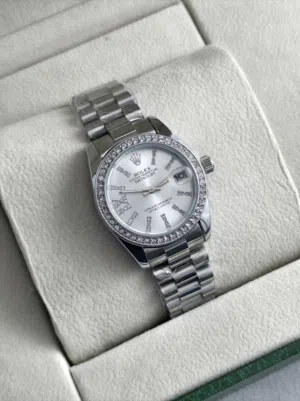 رولكس نسائي – لمسة جمال لا تُقاوم