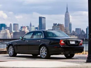 مطلوب XJ8 موديل 2008