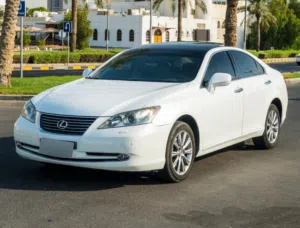 للبيع  لكزس ES 350 موديل  2008 اللون ابيض من الداخل جلد بيج كامل المواصفات