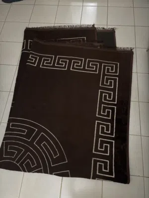 Large Brown Carpet – Good Condition – Living Room / Hall Use