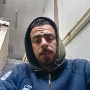 باحث عن ضروف عمل مناسبة