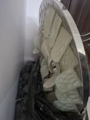 نجفة أو ثريا كبيرة مع اسبيكر بلوتوث داخلي