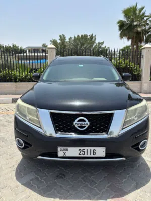 GCC NISSAN PATHFINDER SV 2014  7-SEATER FAMILY SUV  ONLY 132,000 KM  FIRST CLASS CONDITION