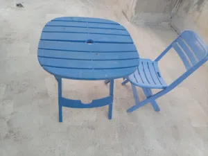 طاولة حديقه مع كرسيين للبيع
