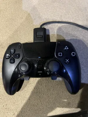 يد سوني احترافية (DualSense Edge) للبيع