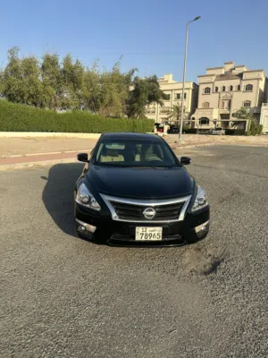 Used Nissan Altima in Farwaniya