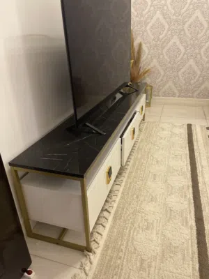 ميز تلفزيون