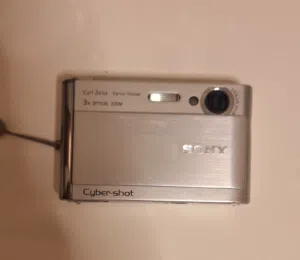 sony cyber-shot DSC-T70  read the description before message