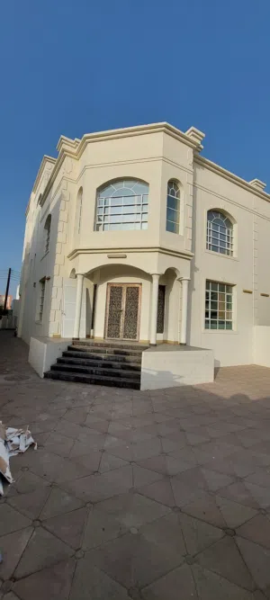 550 m2 More than 6 bedrooms Villa for Rent in Muscat Al Mawaleh
