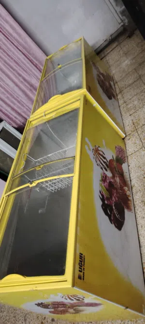 مجمدة عارضة شرط شغل وتبريد نضيف جدا شراي يتصل نوعيه ايكور تركيا