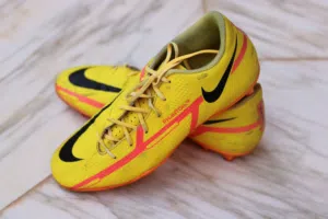 سبيدرو رياضي Nikeبريطاني اصلي المقاس كما موضح في الصورة 39.5