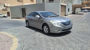 بيعه سريعه هونداي سوناتا 2014 نظيفه جدا