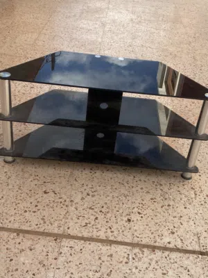 طاولة تلفزيون للبيع
