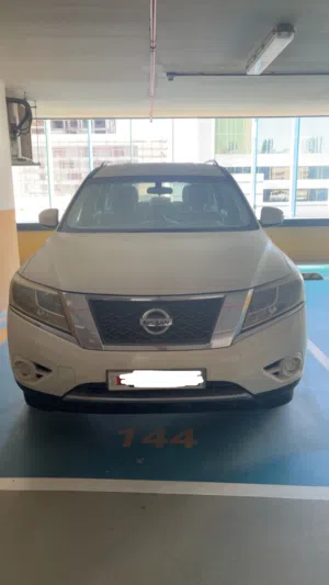 Nissan pathfinder 2015