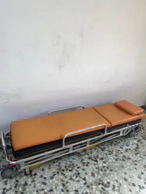 حمالة  سرير إسعاف متنقلة