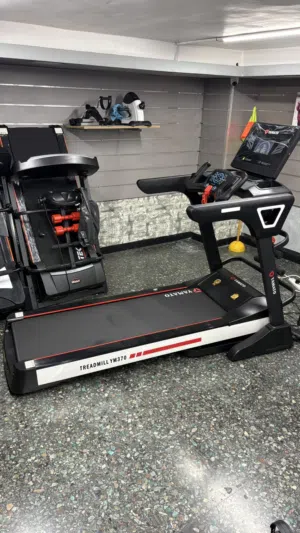 جهاز تردميل 5HP احترافي 150كغم  52×140  انحدار أوتوماتيك – كفالة لمدة عام تتوفر لدينا خدمة التوصيل