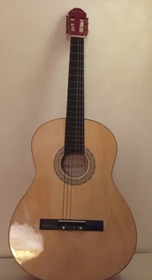 جيتار كلاسيكي من شركة Melody صناعة المانية للبيع