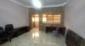 4 Floors . 1000 m2 . Agent3
