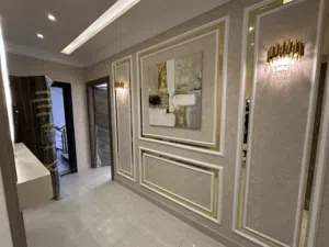 بسعر 135 الف!! شقة طابق ثاني مساحة213 م2 /4 غرف نوم مع توفر صالة جيم(gym) خاصة بالجبيهة شارع الاردن