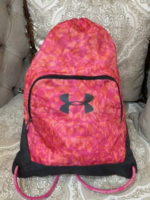 شنتة under armour
