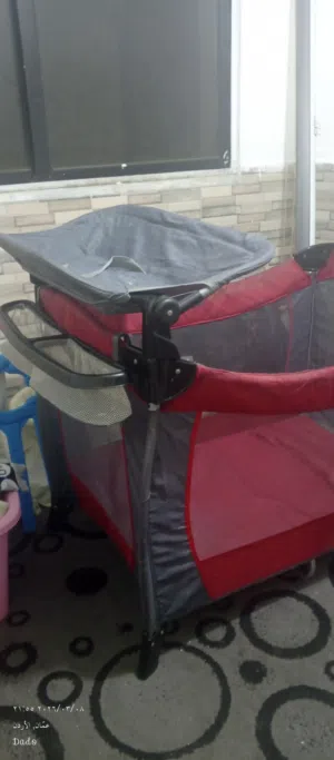 سرير اطفال للبيع