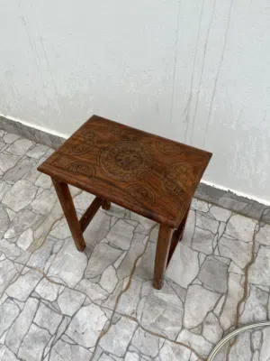 طاوله صغيره