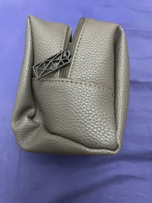 حقائب ماركة أرماني