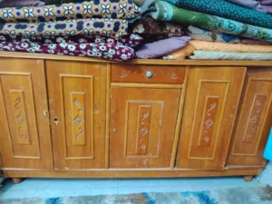 بوفيا.مستعملة استعمال قليل نضيفه٪80 من داخل كلش ومامتعوبه يدات موجودات