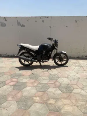 بجاج للبيع دراجه متقلب فيها احد زملائي الوصف مهم