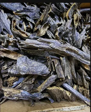 نوادر عود السيوفي ( تربل سوبر ) الطبيعي (( الكمية محدوده )) التواصل عبر الواتساب (( السعر للتوله ))