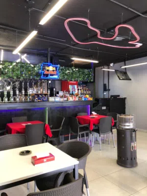 فرصة استثمارية مميزة – Gaming Center & Café للضمان