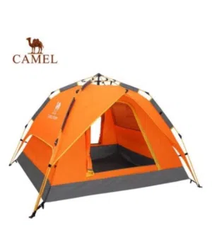 خيمة تخييم أوتوماتيكية برتقالية اللون من ماركة "كاميل" تتسع لـ 3-4 أشخاص.