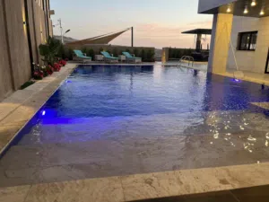 شاليه Fancy Villa الفاخر في ناعور للبيع - 4 غرف نوم ومسبح مدفأ - استثمار لقطة