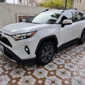 TOYOTA _ RAV4 HYPRID- XLE Premium    موديل 24 اللون أبيض صدفي المرغوب رقم بغداد 4AWD