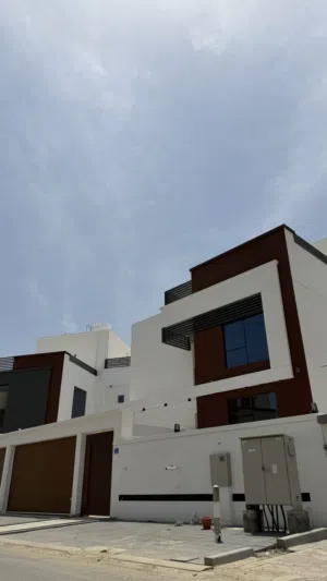 فيلا مستقلة فاخرة للبيع في الخوض السادسة