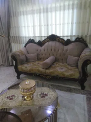 طقم كنبيات نظيف جدا