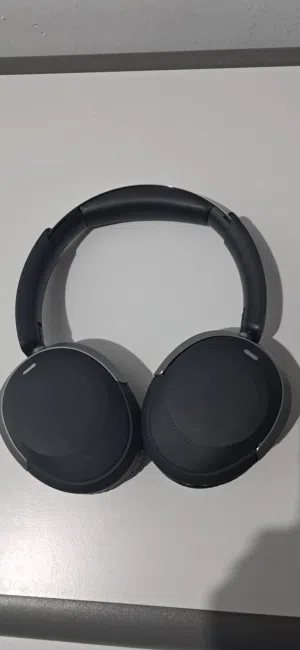 سماعه sony جديده ولاكن بلا كرتونه ولا مره استخدمت