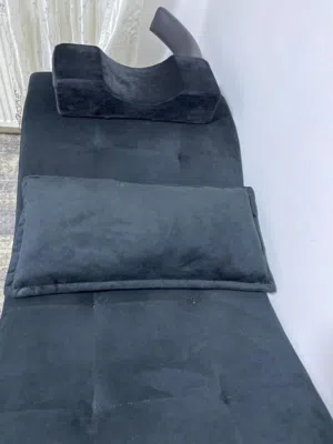 تخت للرموش تفصيل  ( lash extensions )