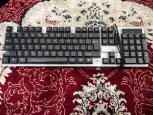 كيبورد ابيض واسود مع سلك  +RGB