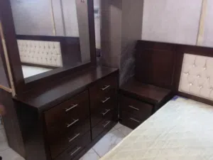 غرفه نوم بدون الفرشة
