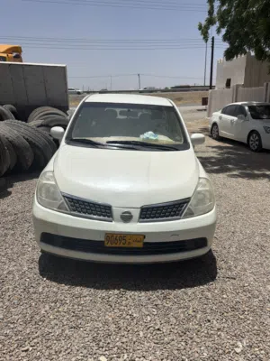 Nissan Tiida ( model 2008)