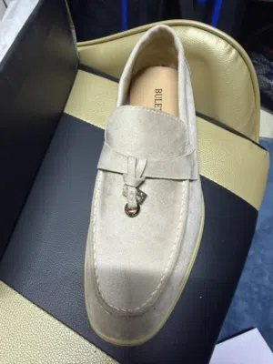 للبيع حذاء جديد غير مستعمل ابداً