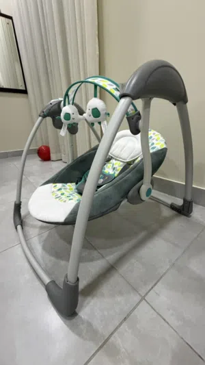 كرسي هزاز للأطفال شبه جديد juniors
