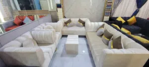 كنب ملكي فاخر صُمم ليمنح منزلك لمسة من الرقي والأناقة التي تليق بك وبضيوفك جودة عالية في كل تفاصيله