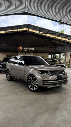 Land Rover Vogue 2023 لون جدا مميز